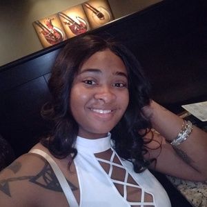 Meet your Posher, Cassandra